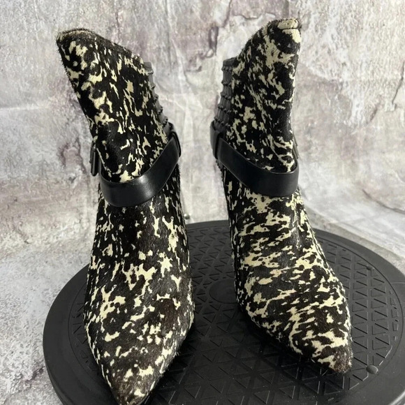 Kenneth Cole Bon Always Leather Studded Stiletto Heel Bootie Size 7.5 Calf Hair - Picture 2 of 6